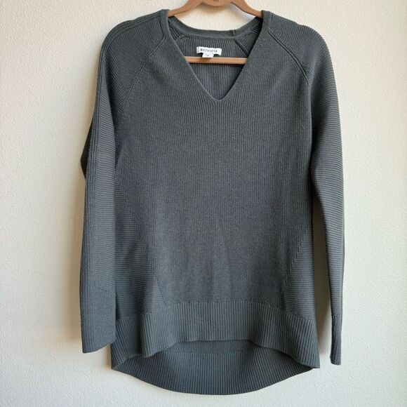 Athleta Women's Gray Merino Wool Blend Hanover V-Neck Sweater Size XS Relaxed - Picture 2 of 7
